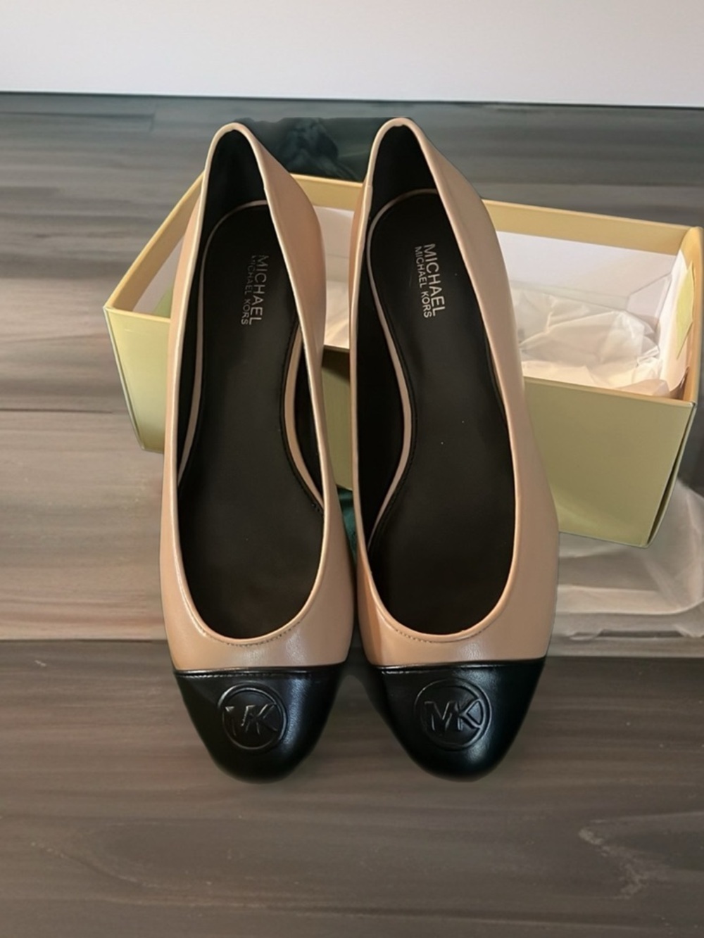 Michael Kors Flats leather beige and black - Picture 4 of 12